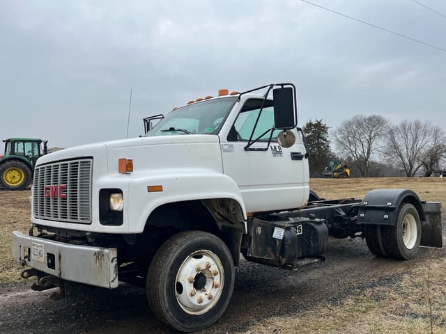 Image of GMC C7500 equipment image 4