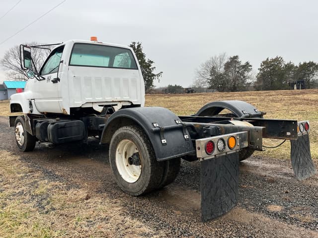 Image of GMC C7500 equipment image 3