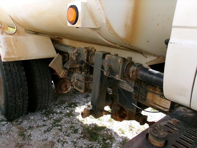 Image of GMC C7500 equipment image 4