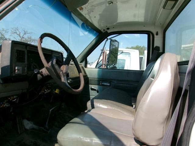 Image of GMC C7500 equipment image 1