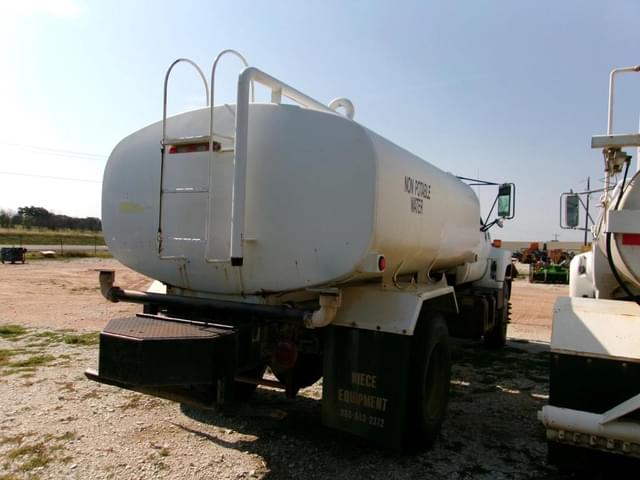 Image of GMC C7500 equipment image 3