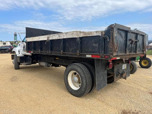 Image of GMC C7500 equipment image 2
