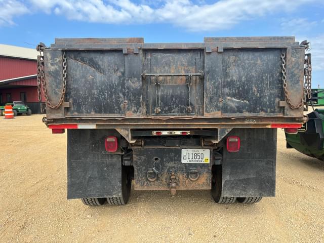 Image of GMC C7500 equipment image 3