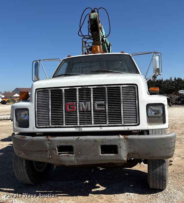 Image of GMC C7500 equipment image 1