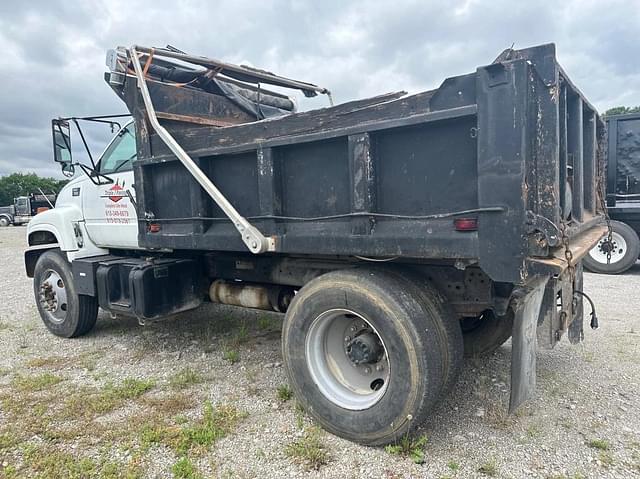 Image of GMC C7500 equipment image 3
