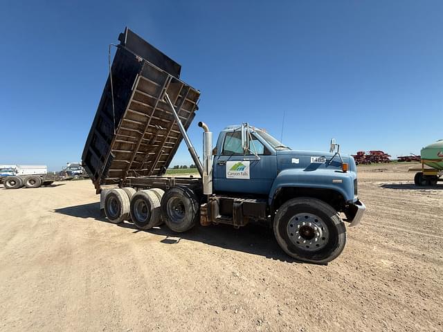 Image of GMC C8500 equipment image 1