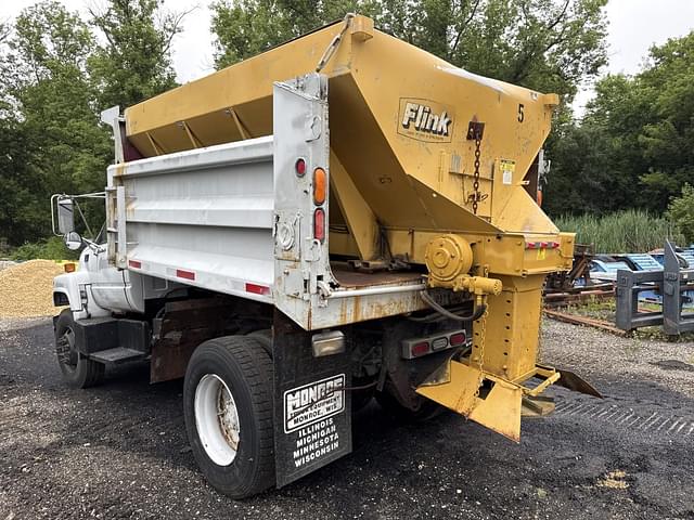 Image of GMC C8500 equipment image 2