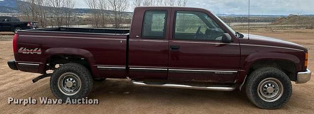 Image of GMC K2500 equipment image 3
