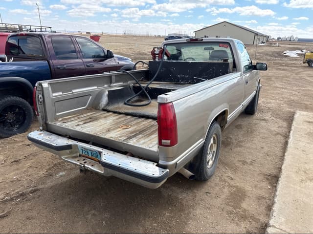 Image of GMC 1500 equipment image 2