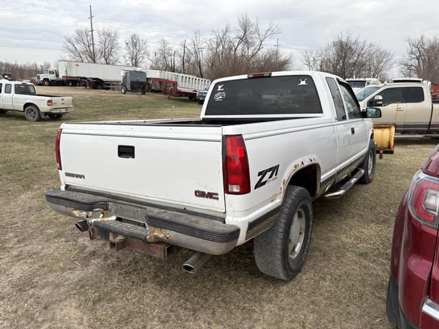 Image of GMC 1500 equipment image 3