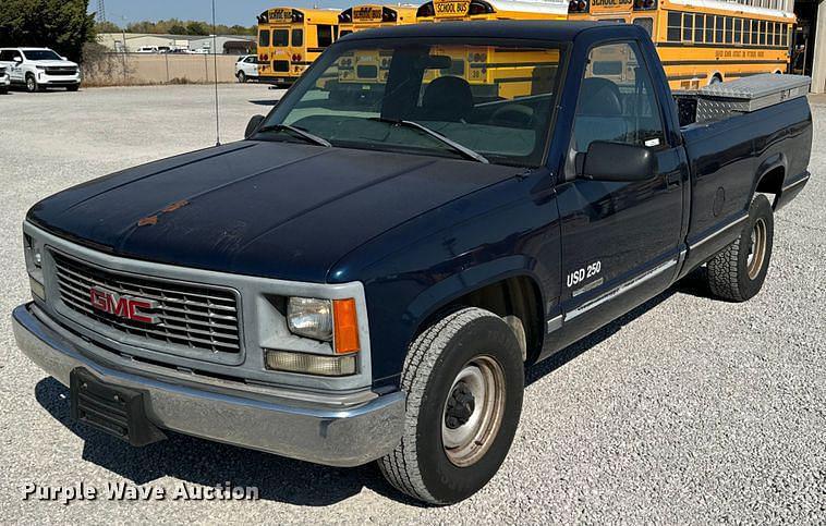 Image of GMC Sierra 1500 Primary image