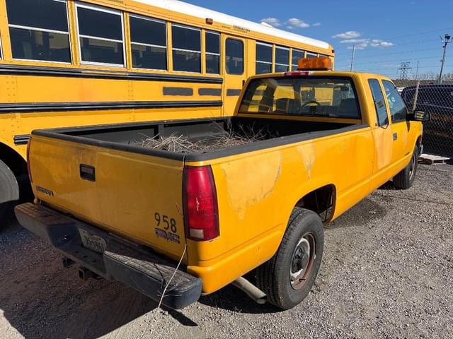 Image of GMC 2500 equipment image 1