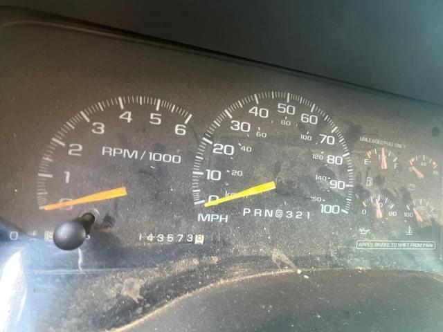 Image of GMC 3500 equipment image 4