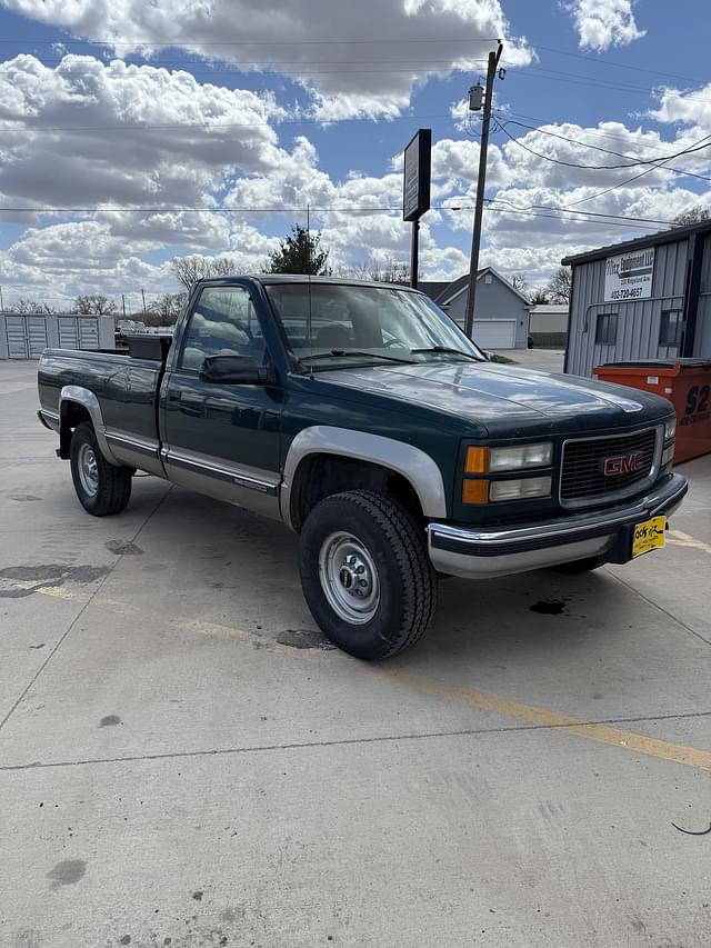 Image of GMC 3500 equipment image 1