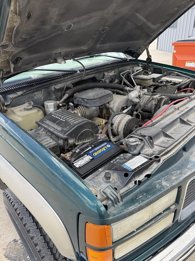Image of GMC 3500 equipment image 3