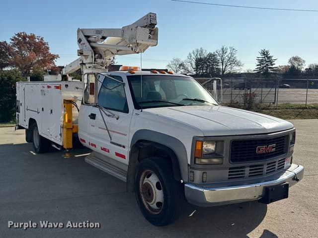 Image of GMC C3500 equipment image 2