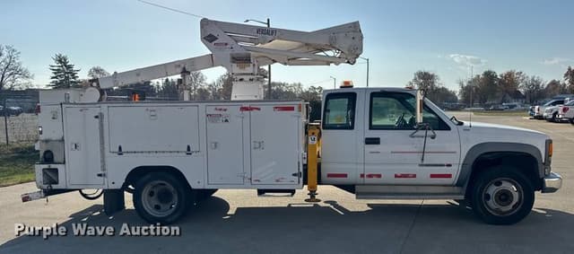 Image of GMC C3500 equipment image 3