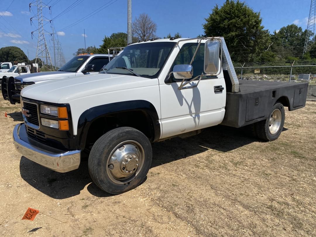 Image of GMC Sierra Primary image