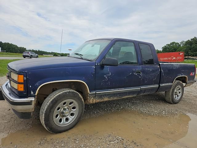 Image of GMC Sierra equipment image 1