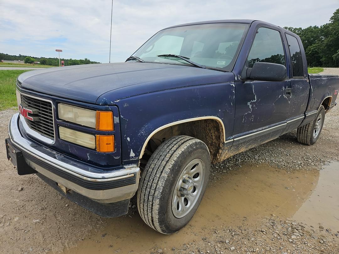 Image of GMC Sierra Primary image