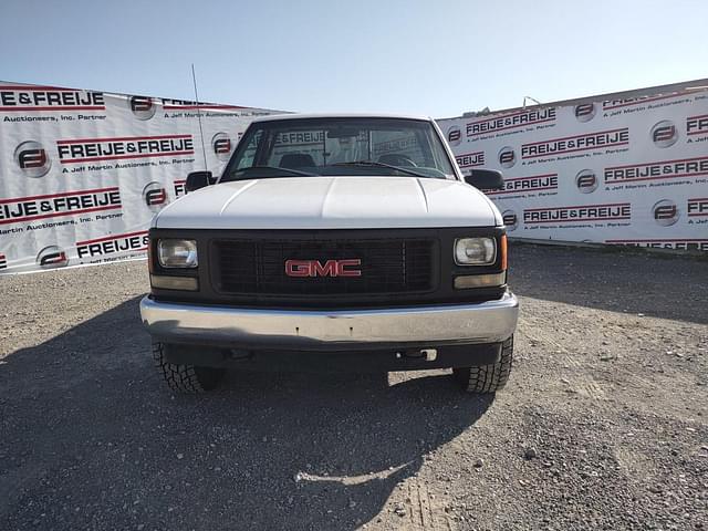 Image of GMC Sierra equipment image 1