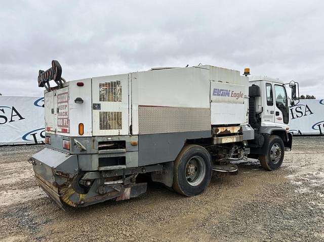 Image of GMC T7500 equipment image 4