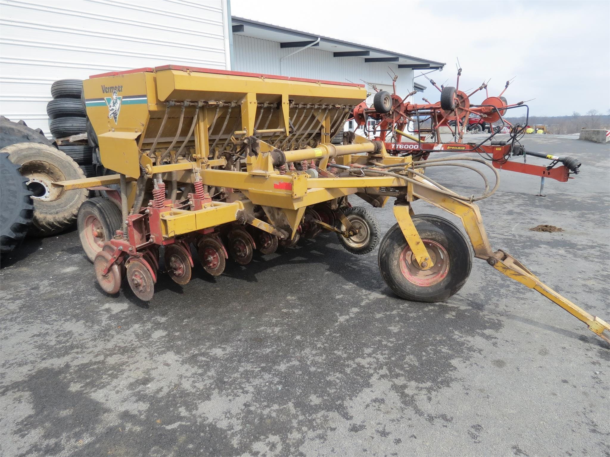 1998 Haybuster 107 Equipment Image0