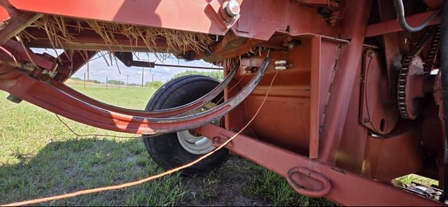 Image of Hesston 4655 equipment image 4