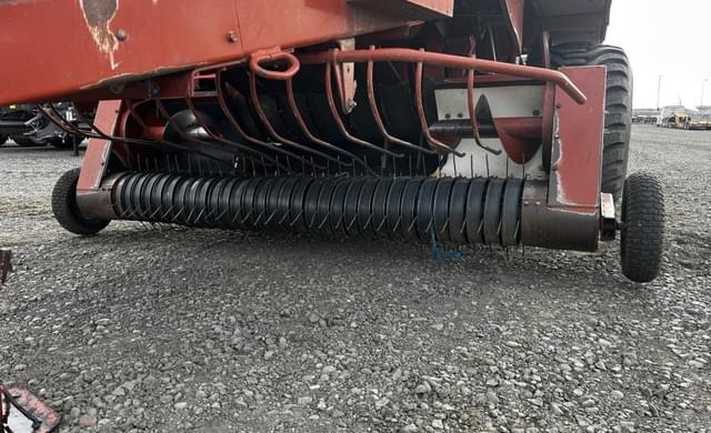 Image of Hesston 4790 equipment image 2