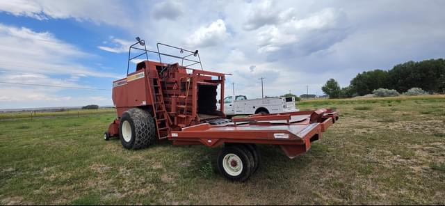 Image of Hesston 4910 equipment image 3