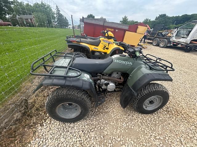 Image of Honda TRX300 equipment image 4