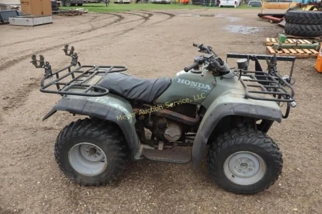 Image of Honda 300 equipment image 4