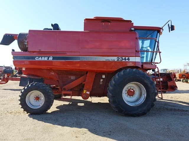 Image of Case IH 2344 equipment image 2