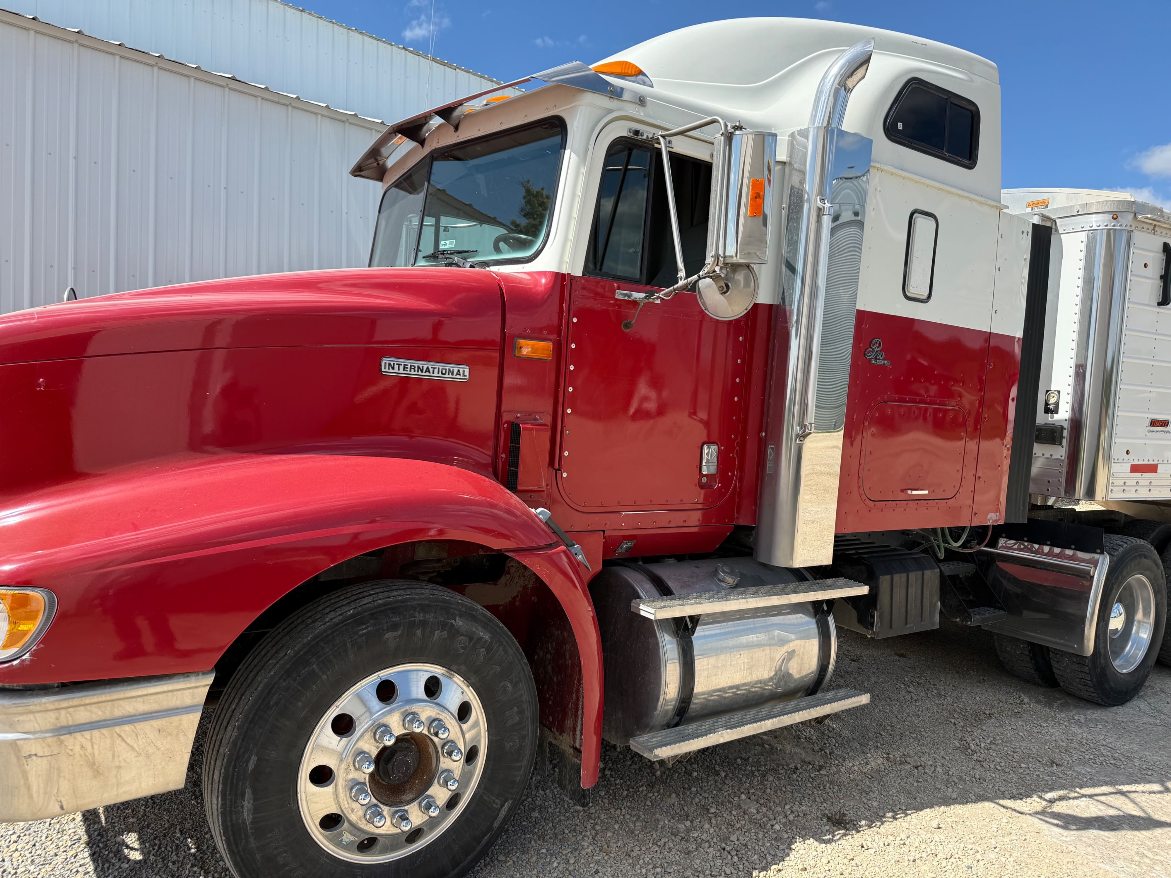 1998 International 9200 Equipment Image0