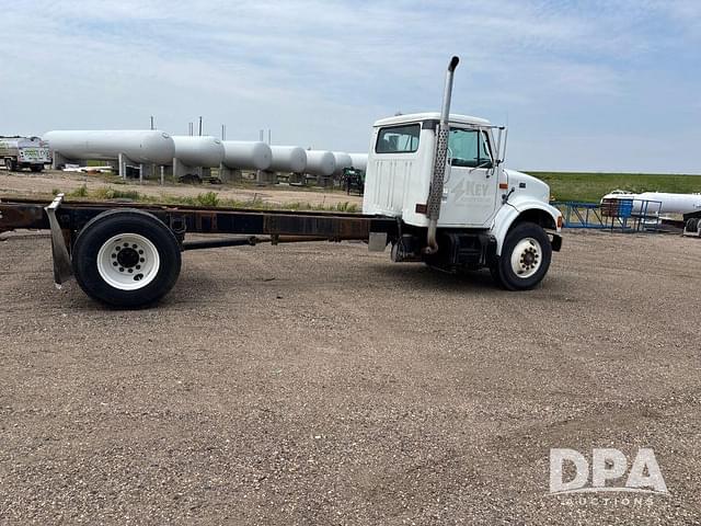 Image of International 4700 equipment image 3