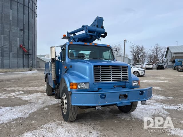 Image of International 4900 equipment image 3