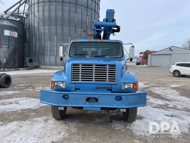 Image of International 4900 equipment image 2