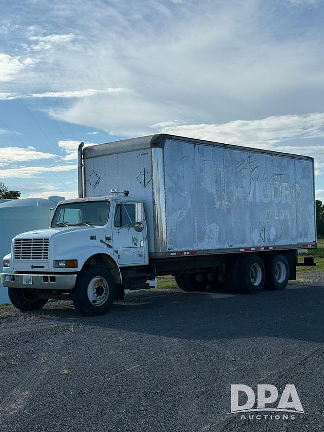 Image of International 4900 equipment image 3