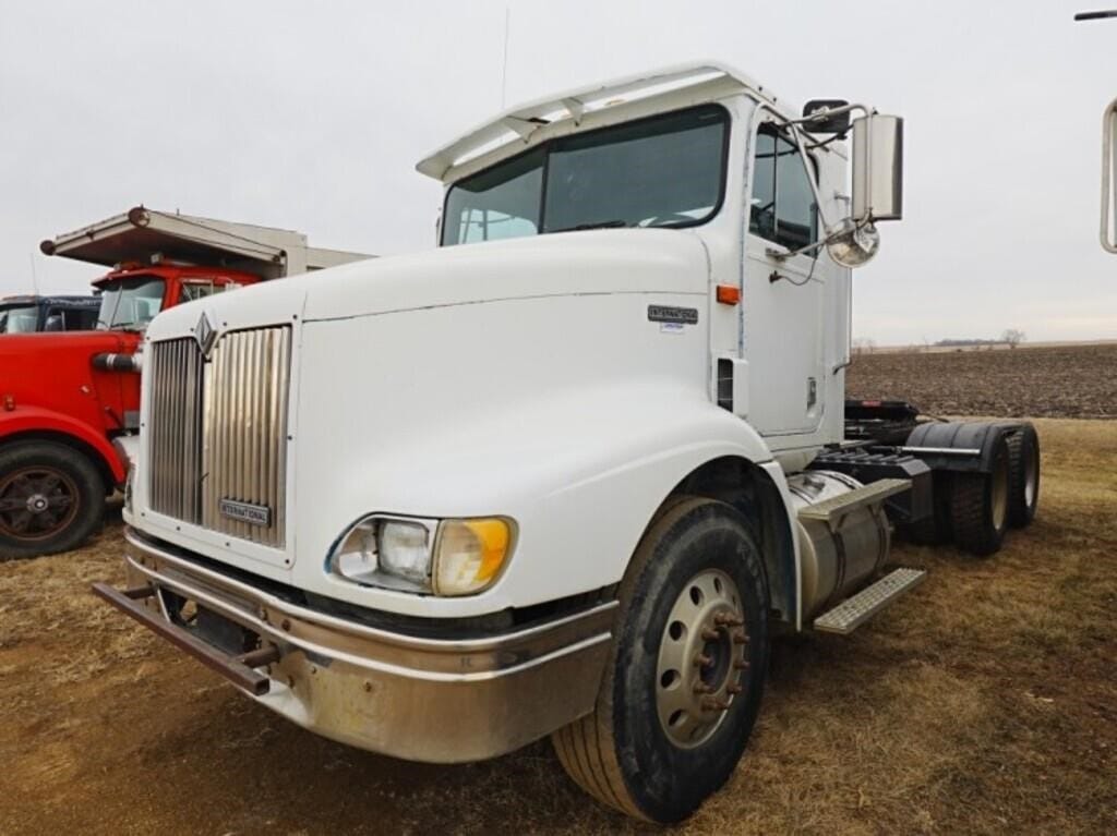 1998 International 9200 Equipment Image0