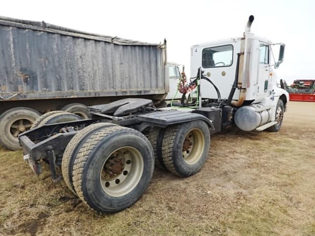 Image of International 9200 equipment image 2