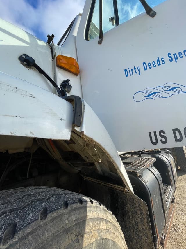 Image of International 2674 equipment image 3