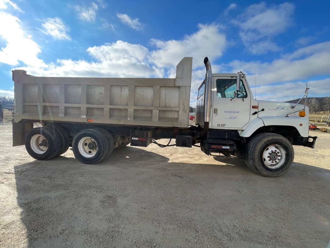 Image of International 2674 Primary image