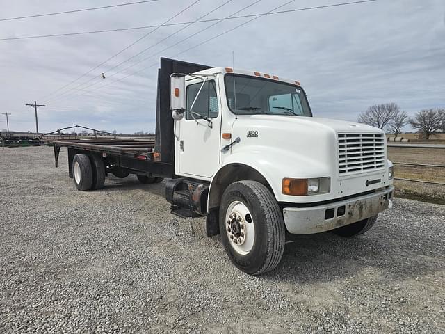 Image of International 4700 equipment image 4