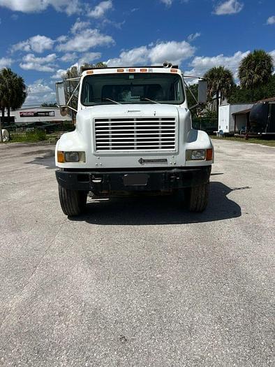 Image of International 4700 equipment image 2