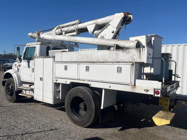 Image of International 4700 equipment image 1