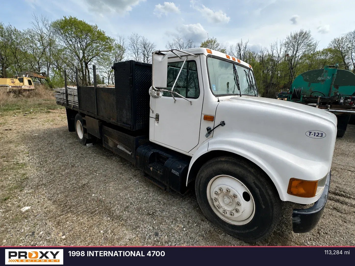 1998 International 4700 Equipment Image0