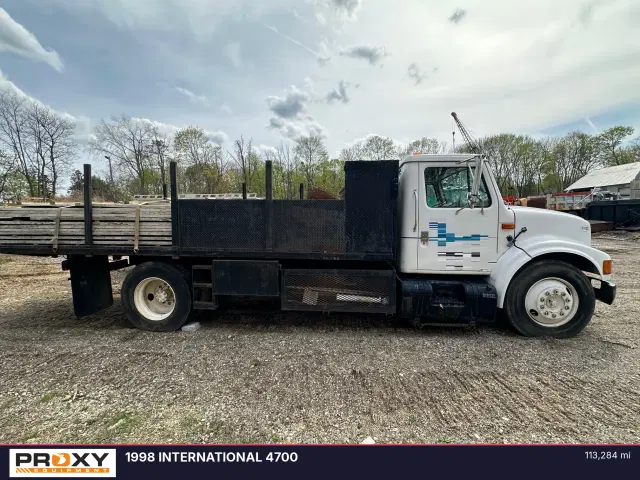 Image of International 4700 equipment image 3
