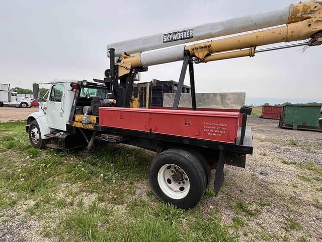 Image of International 4700 equipment image 3