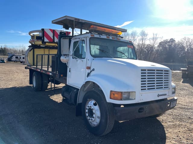 Image of International 4700 equipment image 3