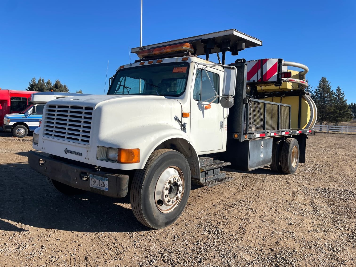 1998 International 4700 Equipment Image0